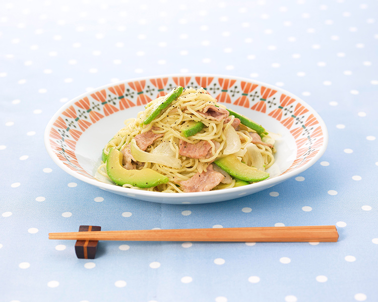 アボカドと豚肉の塩焼そば