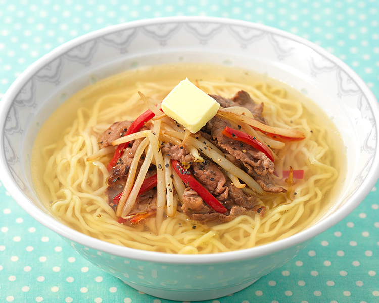 牛肉ともやしのペッパー塩ラーメン