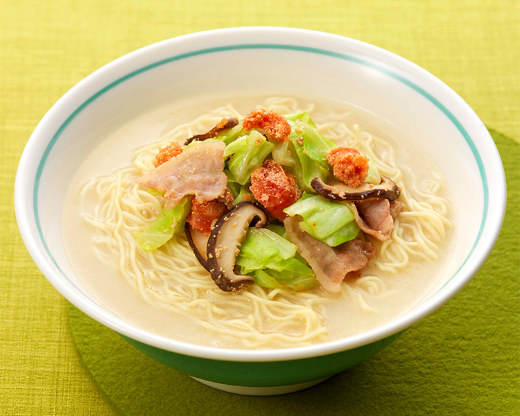 キャベツの明太子炒めのっけ　豚骨ラーメン