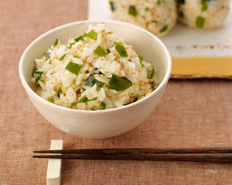 だし風味のわかめごはん