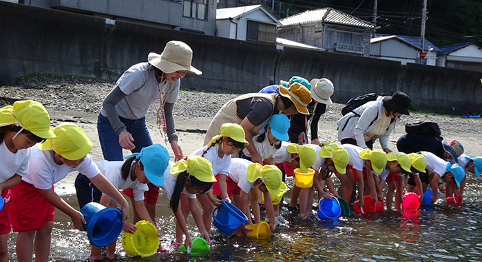 開催地：「稚魚放流活動」