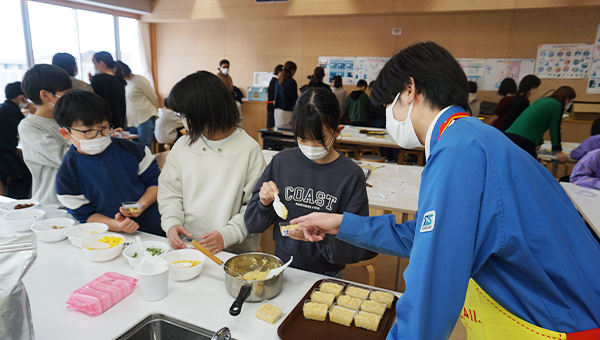 作ったスープは工場でフリーズドライ化し、後日お渡ししました。